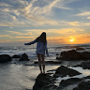 Meet your Posher, Halia